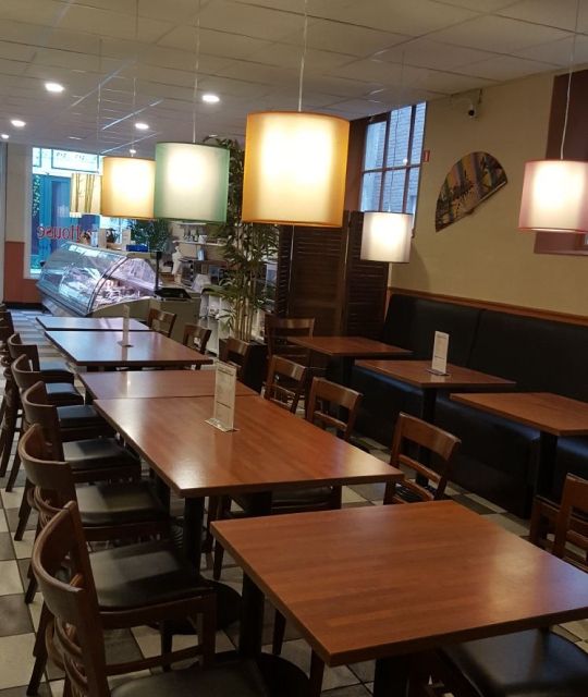 tafels binnen toko deventer