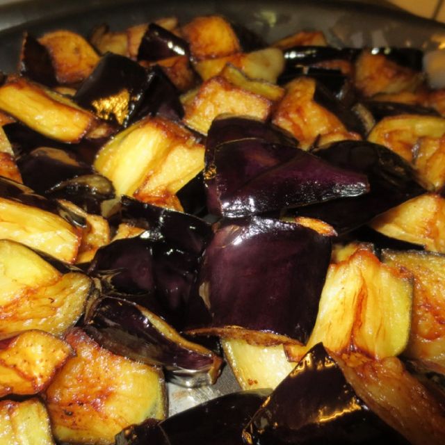 indonesisch gerecht gegrilde aubergine